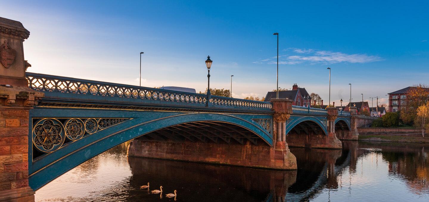 Student Accommodation in West Bridgford, Nottingham - The Trent Bridge on a sunny day