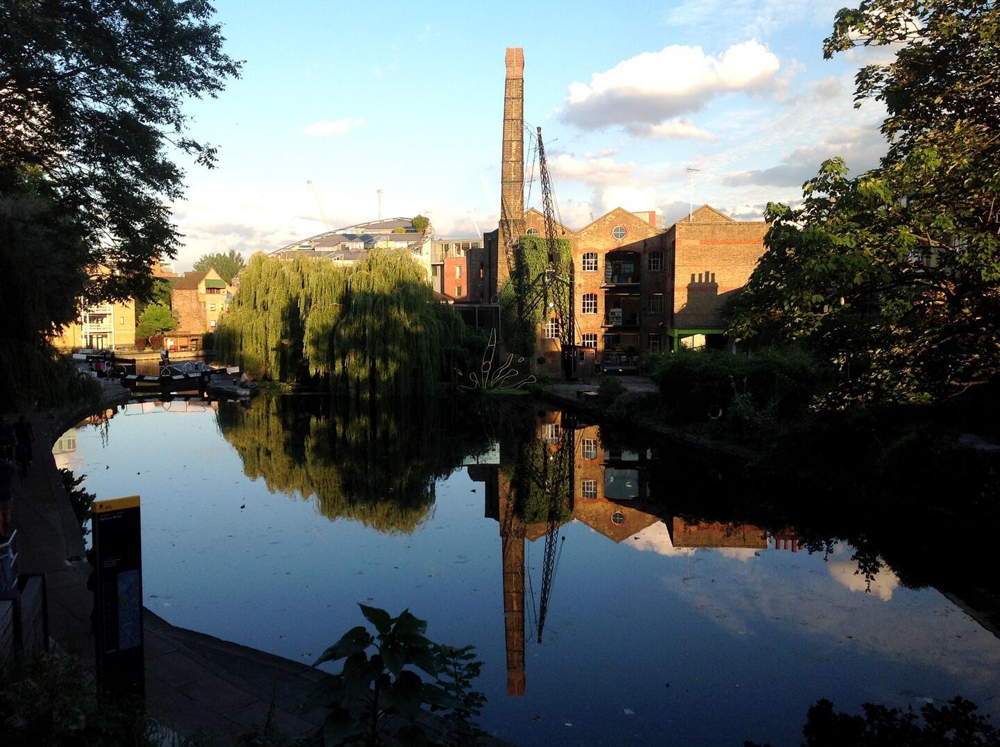 Student Accommodation in Islington, London - Regent's Canal on a sunny day