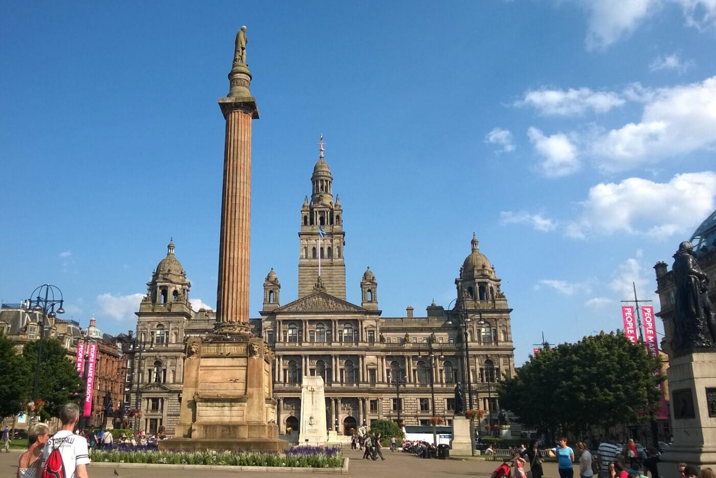 Student Accommodation in Glasgow City Centre, Glasgow - St George's Square on a sunny day