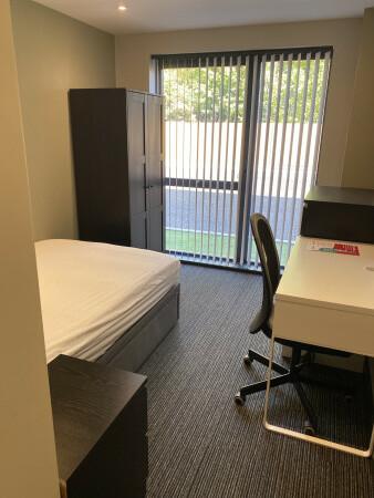 Ground Floor Ensuite Room, Woodland Way