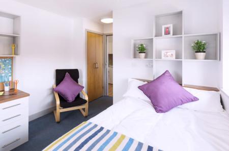 Twodio Ensuite, High Street