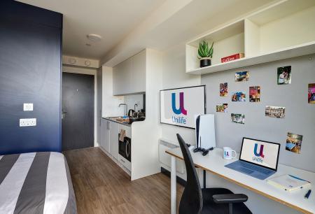 Premium, Bargate House