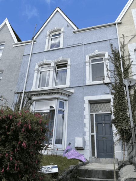 One Bedroom Flat, Bryn Road