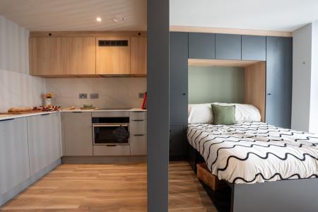 Ultimate Studio, Standard Floors, Merchant Street