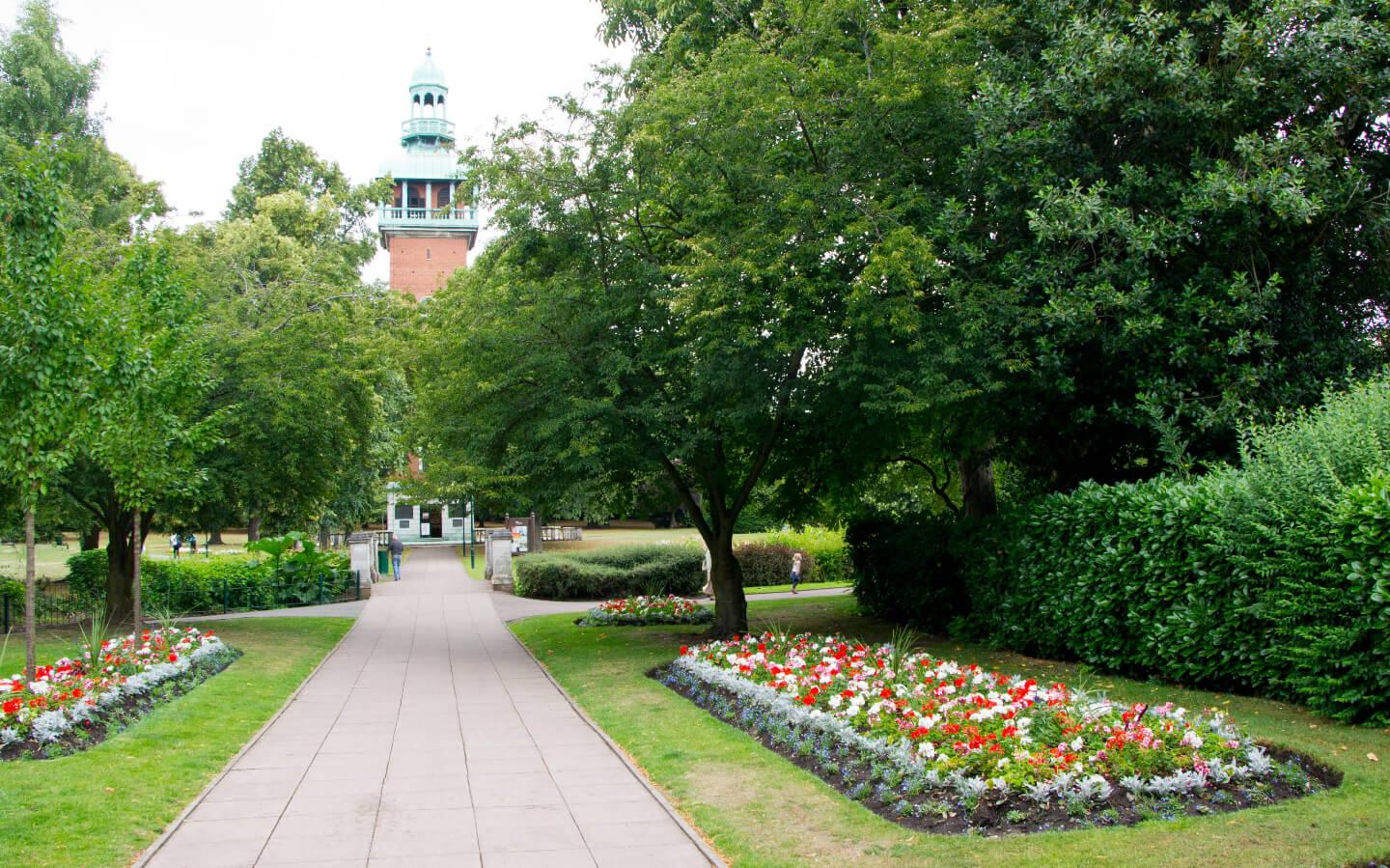 Student Accommodation in Burleigh, Loughborough - path in Queen's Park